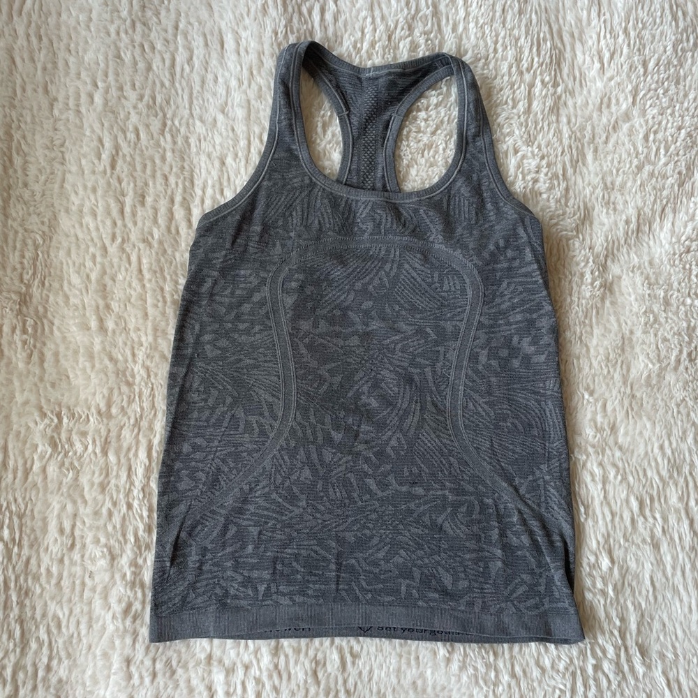 Lululemon Grey Patterned Tank Top - image 1